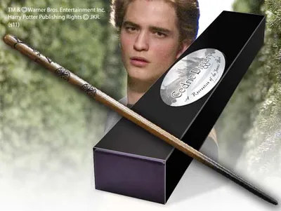 Zdjęcie produktu dla Harry Potter: Replika różdżki Cedrika Diggory'ego (30 cm) - Edycja postaci