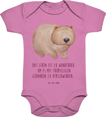 Produktbild von Mr. & Mrs. Panda Strampler Baby Wombat 1. - 3. Monat - Bubble Gum Pink - Geschenk, Motivation, Babystrampler, Lustige Sprüche, body baumwolle, babykleidung, Babybody