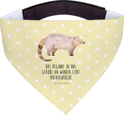 Produktbild von Mr. & Mrs. Panda Hund Halstuch Nasenbaer - Gelb Pastell - Geschenk, Bär, Hunde, Hundehalstuch, Nasenbär, Bandana, Nasenbären, Lustige Sprüche, Rüsselbär