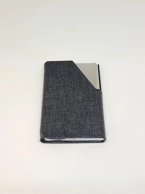 Produktbild von Jumada's – Stilvoller Kartenhalter zum Vatertag – Schwarz – Geeignet für Kreditkarten und Reisepasshüllen – Aus stabilem Aluminium – Perfektes Geschenk