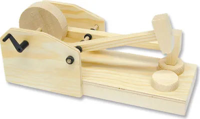 Produktbild von matches21 Hammerwerk mit Kurbel Funktionsmodell aus Holz Bausatz Bastelset Werkset f. Kinder ab 11 Jahren