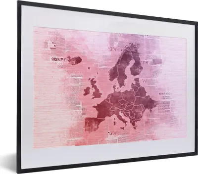 Produktbild von MuchoWow® MuchoWow® Gerahmtes Poster Karte von Europa - Zeitung - Lila 40x30 cm - Poster mit zchwarzem Bilderrahmen - Bilderrahmen - Poster im Rahmen