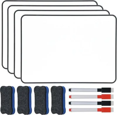 Image de 4 tableaux blancs A4, recto-verso, avec cadre noir, livrés avec 4 marqueurs et 4 supports, pour l'école, le bureau ou la maison