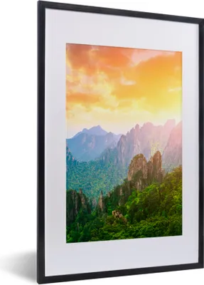 Produktbild von MuchoWow® Gerahmtes Poster Berge - Bäume - Sonnenuntergang - Natur 40x60 cm - Poster mit Schwarzem Bilderrahmen Wandposter Rahmen Foto Bilder - Poster in Rahmen