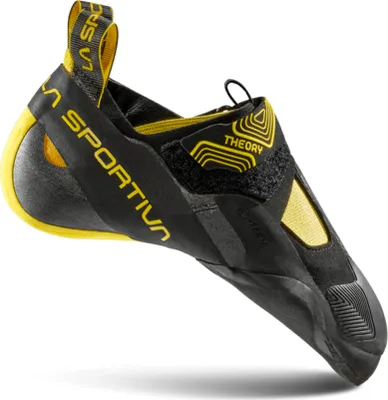 Klett-Kletterschuh "Theory" von La Sportiva in Schwarz und Gelb; seitliche Ansicht.