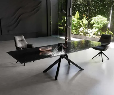 Produktbild von DELIFE Esstisch Edge 200-300x100 Reliefglas Rauchschwarz 3D-Design Kreuzgestell Rechteck Schwarz ausziehbar