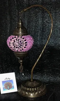 Imagen del producto de Lámpara de mesa hecha a mano con mosaico turco morado, diseño oriental, casquillo E14, 42 cm de altura, 15 cm de diámetro