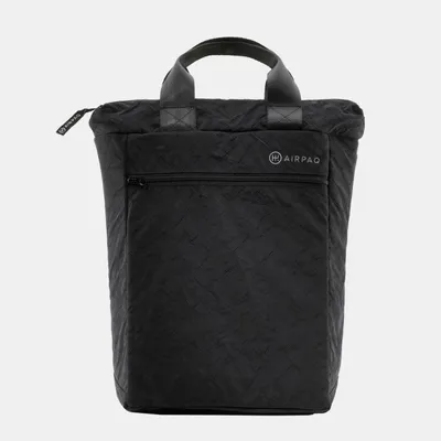 Produktbild von Rucksack Basiq Schwarz, wasserfest, 19 L, 16 Zoll Laptopfach, aus recycelten Airbags, 42x28x14 cm
