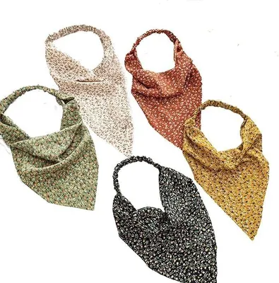 Productafbeelding van Solidchoice - 5 Stuks Driehoekige Bandana's met Bloemenpatroon