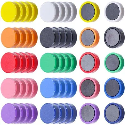 Imagen del producto de Imanes pequeños y redondos, disponibles en 10 colores, ideales para pizarras