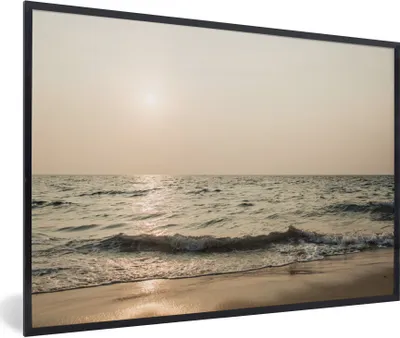 Produktbild von MuchoWow® Gerahmtes Poster Sand - Meer - Strand 90x60 cm - Poster mit Schwarzem Bilderrahmen Wandposter Rahmen Foto Bilder - Fotorahmen - Foto-Plakat