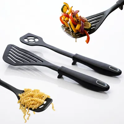 Produktbild von Pfannenwender Kochlöffel Set, Schwarz, KI-generiertes Bild