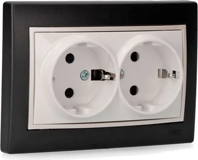 Produktbild von SOLERA 42938 Doppelter bipolarer Festsockel 2P+T 16A Schwarz S.Europa, 50 W, 250 V, Neutral