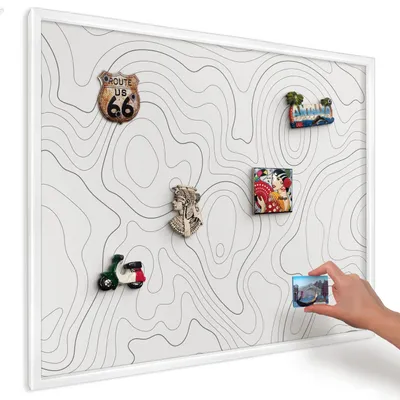 Produktbild von Magnettafel 80x60 cm mit weißem Rahmen - Magnetische Metalltafel, Magnetpinnwand zur Wandmontage für Wohnzimmer, Küche, Flur, Kinderzimmer und Büro - Geometrische Eleganz