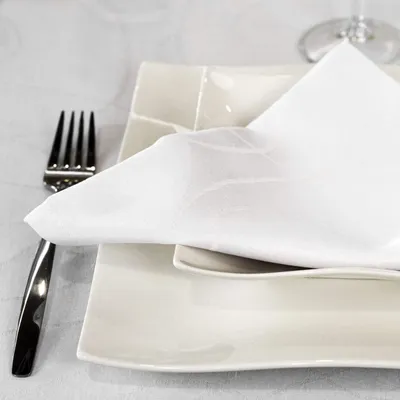 Obrázok produktu pre Luxusná obrus s ochranou proti škvrnám, biela, s 12 obrúskami