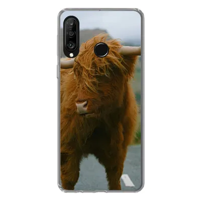 Produktbild von MuchoWow® Handyhülle Schutzhülle Hülle für Huawei P30 Lite Schottischer Highlander - Berg - Straße Silikon Softcase Handy Hülle - Handyhülle