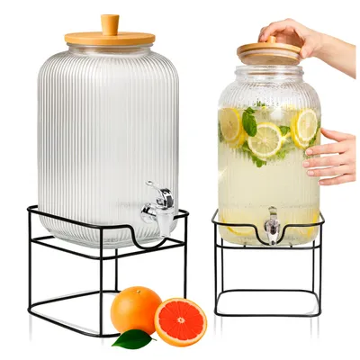 Zdjęcie produktu dla SuperButelki - Słój szklany 8L na metalowym stojaku ryflowany z kranikiem na lemoniadę, wodę, sok z bambusową pokrywką, 8000 ml, na grilla