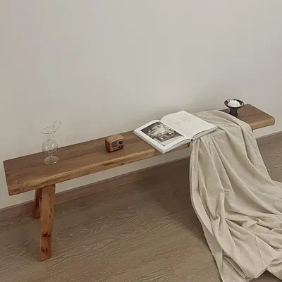 Zdjęcie produktu dla Ławka z drewna, solidne drewniane nogi, bez oparcia, wymiary: 200 x 26 x 45 cm. Idealna do jadalni, przedpokoju lub garderoby
