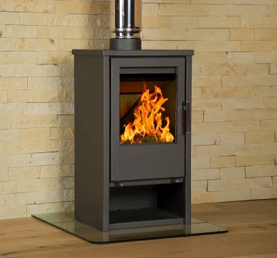 Produktbild von Victoria Regina Kaminofen – 9 kW, A+ Effizienz, kompakt & emissionsarm