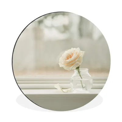 Produktbild von MuchoWow® Aluminium Wandkreis Rose in einer Vase auf einer Fensterbank Ø 60 cm Wanddeko Modern Wohnzimmer - Wand Kreis - Wandbild - Schlafzimmer - Aluminium Bild - Kinderzimmer - Wohnzimmer Dekoration - Wandschmuck
