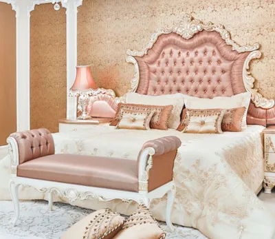 Produktbild von Casa Padrino Luxus Barock Doppelbett Rosa / Weiß / Creme / Kupferfarben 200 x 200 x H. 200 cm - Edles Massivholz Bett mit Kopfteil - Prunkvolle Schlafzimmer Möbel im Barockstil