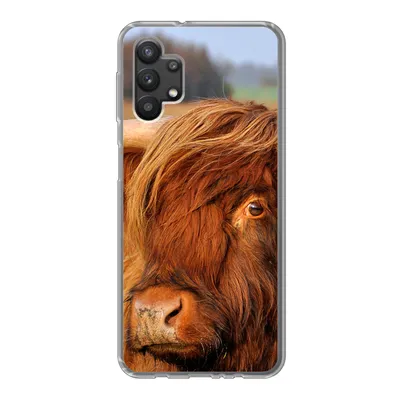 Produktbild von MuchoWow® Handyhülle Schutzhülle Hülle für Samsung Galaxy A32 5G Schottischer Highlander - Gras - Baum Silikon Softcase Handy Hülle - Softcase
