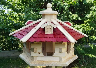 Imagen del producto de Casetilla de madera para alimentación de aves en invierno