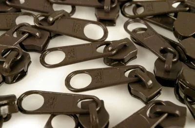 Produktbild von Schnoschi 15 Zipper dunkelbraun passend für endlos Reißverschluss mit 5 mm Laufschiene