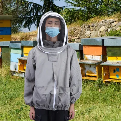 Productafbeelding van Bijenhouder Beschermingssluier - Imkerpak - Ademend - Grijs - Insectenbescherming - Geschikt voor Bijenteelt - Maat M