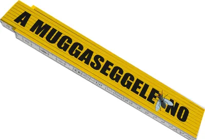 Produktbild von Schwaben Meterstab aus Holz mit Spruch: A Muggaseggele no!