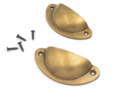 Produktbild von Vintageparts Muschelgriffe Metall Messingfarben 8x3,5 cm, 2 Stück