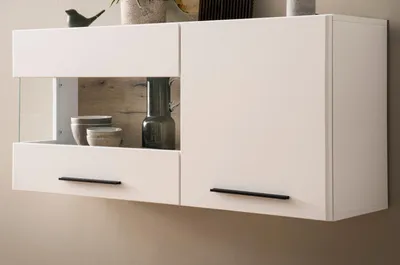 Produktbild von Hängevitrine "Lavell" in weiß matt und Evoke Eiche Vitrine hängend 120 cm, Soft-Close-Funktion und inklusive Beleuchtung