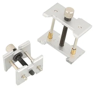 Productafbeelding van Metalen horlogehouder, 38 x 42 cm - Ideaal voor horloges - Reparatiegereedschap - Handzaam - Met schroefverbinding
