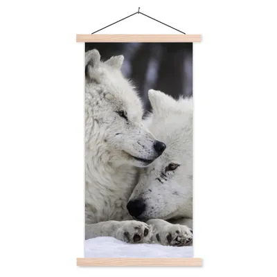 Produktbild von MuchoWow® Textilposter Wölfe - Schnee - Familie 60x120 cm mit holzfarbenen Rahmen - Holz