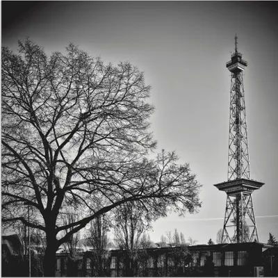 Produktbild von ARTland Wandbild Alu für Innen & Outdoor Berlin Funkturm Größe: 30x30 cm