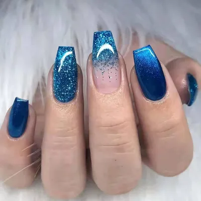 Produktbild von Mittelgroße Sargnägel zum Aufdrücken, blaue Farbverlaufsnägel, glitzernde künstliche Nägel mit doppelseitigen Klebelaschen für Frauen und Mädchen (24 Stück)