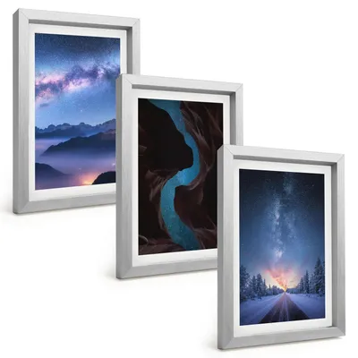Produktbild von Bilder Set 3-teilig im silbergerahmten Rahmen – Wandbilder 3 Stück – gerahmte Poster für Wohnzimmer, Schlafzimmer und Flur – 20x30 cm – Nachthimmel, Berge, Winterlandschaft