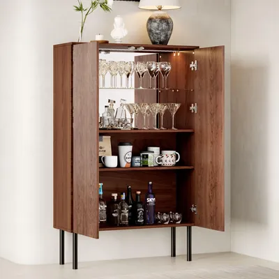 Produktbild von Merax Vitrinenschrank 80 × 35 × 145 cm, LED-Beleuchtung, Spiegelrückwand, Glasboden, Rillenfront, Weinschrank, Barschrank, Glasschrank, Braun
