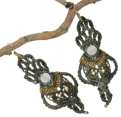 Produktbild von Makramee Ohrringe, Festival Schmuck - Modell 11, Grün, Messing,Nylon, 8*3 cm, Ohrringe + Ohrstecker Modeschmuck