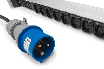 Image de DIGITUS PDU 24xC13 4xC19 Ausgänge 250V/32A schwarz