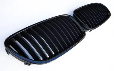 PREMIUM Kühlergrill Sport Grill Gitter Schwarz Glanz für BMW F10 F11 – Produktansicht