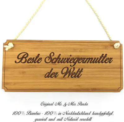 Produktbild von Mr. & Mrs. Panda Hinweisschild Schwiegermutter - Geschenk, Firmenschild, wandtafel, Shabby, Geschenkidee, Graviert, Landhaus, Türschild, angeheiratet, Wegweiser, Schild