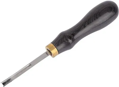 Image de Outil de découpe en cuir - Fabriqué à la main - Dimensions : 4 mm - Couleur : noir - Matière : cuir