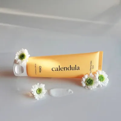 Image de OTTIE Calendula Exfoliant enzymatique pour le visage au calendula LHA Doux 120 ml