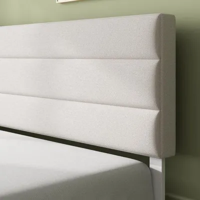 Produktbild von Elegantes und Funktionelles Boxspringbett mit hohem Kopfteil und Holzbettgestell