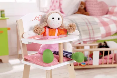 Produktbild von Hape Holz Puppenstuhl mit Kissen - nachhaltiges Spielzeug