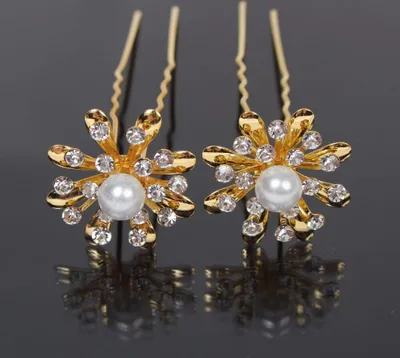 Produktbild von 2 Haarnadeln Perlen Strass Blume Modell 2 weiß gold