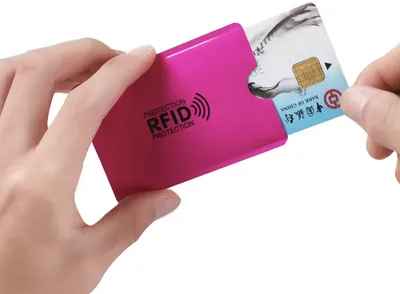 Imagen del producto de Bloqueador RFID – Funda bloqueadora de RFID – Protector anti-suplantación de identidad – Fundas RFID – Protector para tarjetas RFID – Color rosa – 5 unidades – CHPN