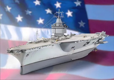 Produktbild von Revell Modellbausatz Schiff 1:720 - Nuclear Carrier U.S.S. Enterprise im Maßstab 1:720, Level 4, originalgetreue Nachbildung mit vielen Details, 05046, Bunt