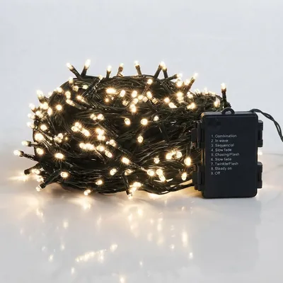 Produktbild von LED Lichterkette für Außen und Innen - 120 LED / 9 m - Deko Beleuchtung mit 8 Funktionen